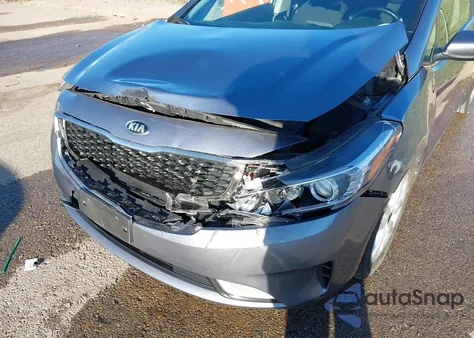 2017 Kia Forte S z USA, uszkodzony, nr VIN 3KPFL4A7XHE051111